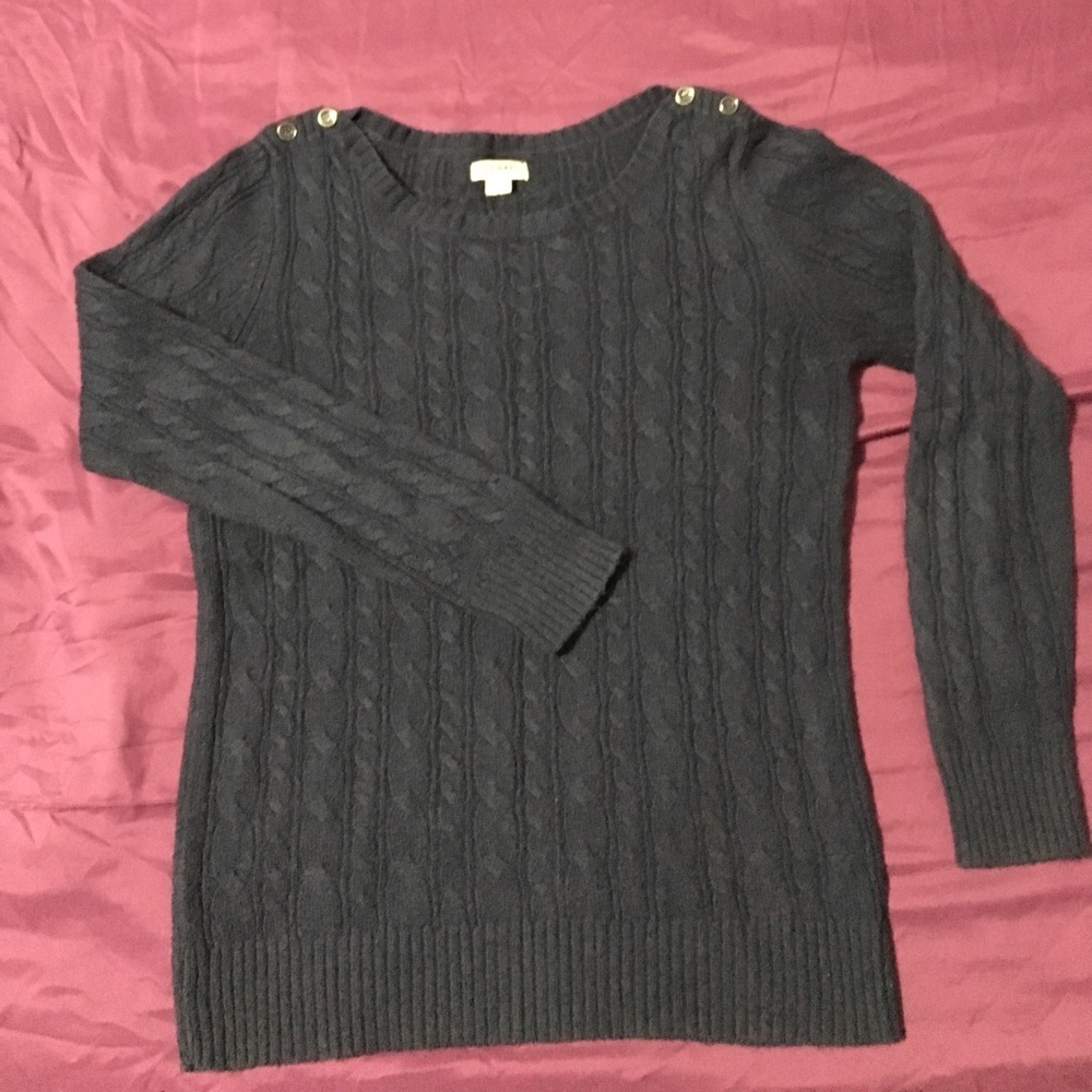 Almost new smoke free home  size small sweater